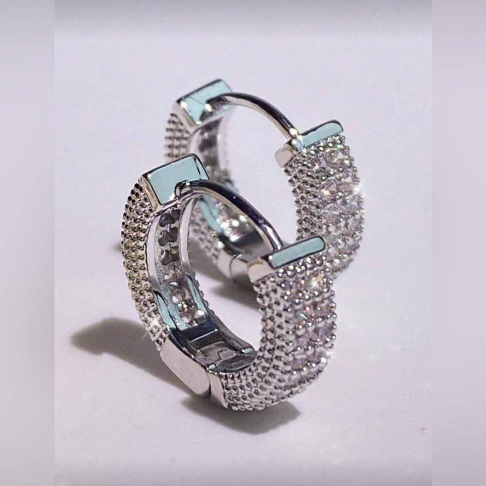 Diamond Hoop Earrings Q502